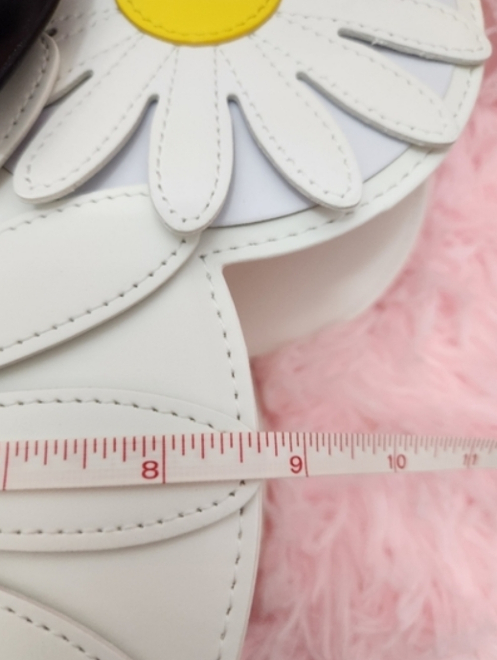 Loungefly White Daisy Mouse Backpack - Picture 6 of 9